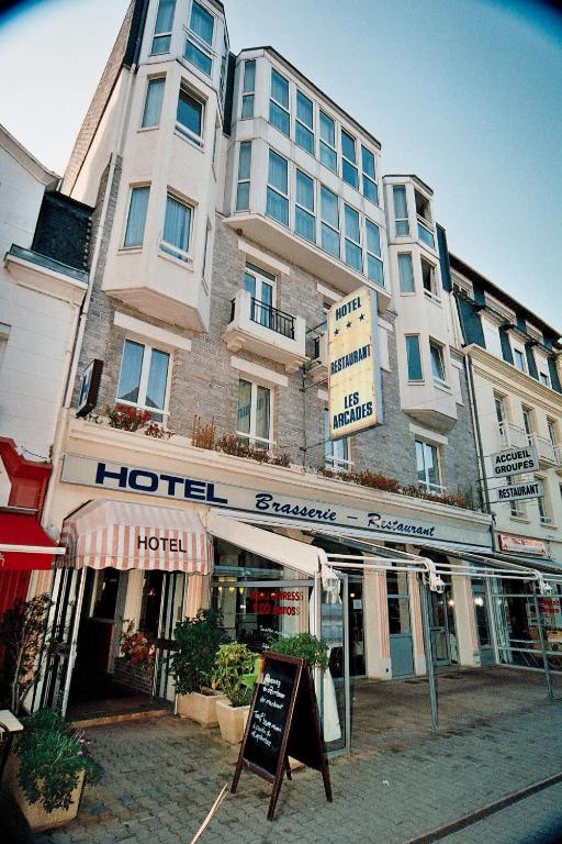 Hotel Les Arcades Saint-Cast-le-Guildo Exterior foto